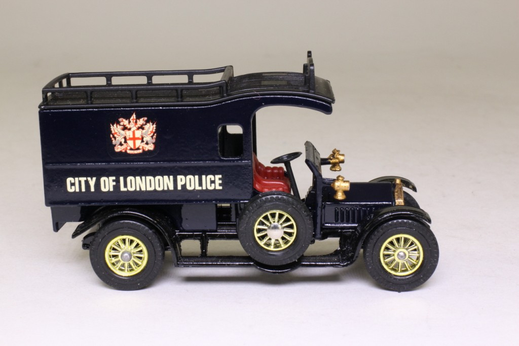 AC45; City of London, Police Prison Van; 1918 Crossley Lorry